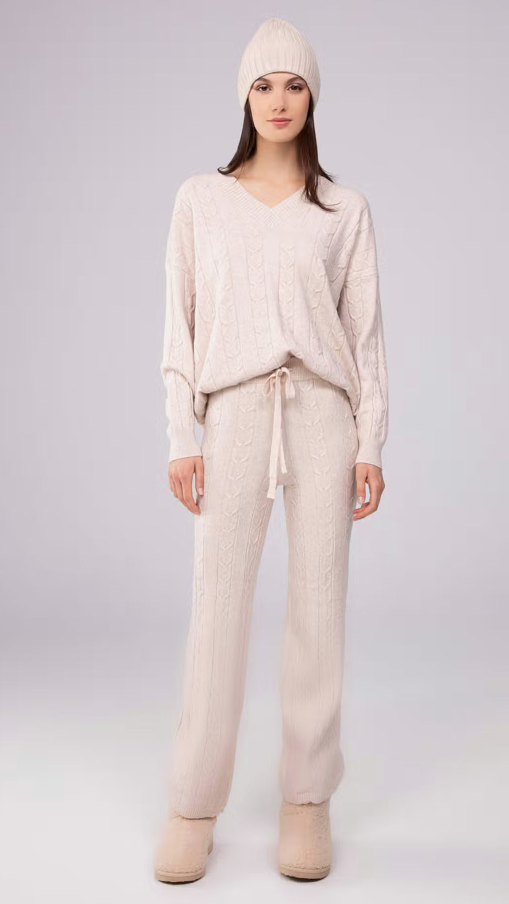 Cable Knit V-Neck Top w Cable Knit Pant