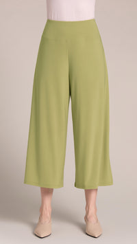 Side Slit Wide Capri