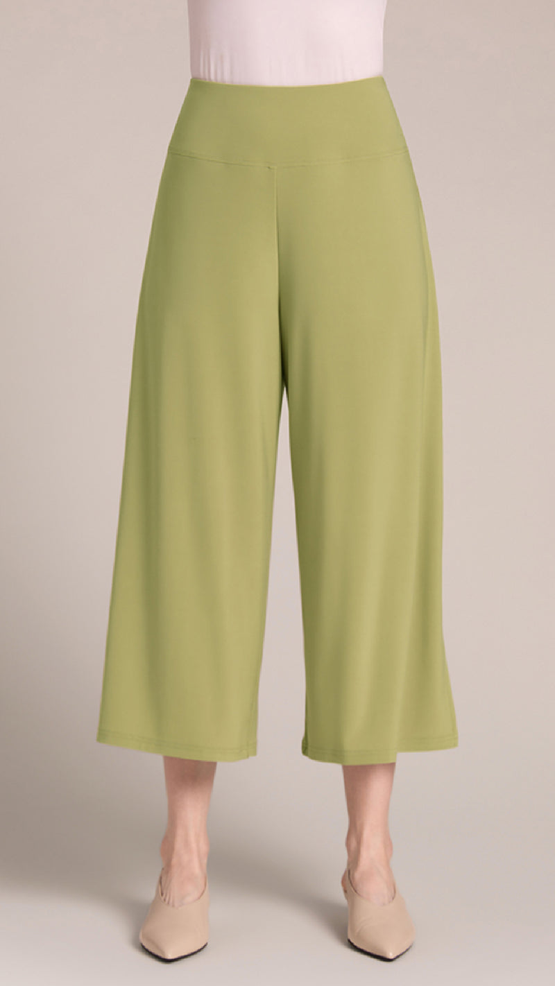 Side Slit Wide Capri