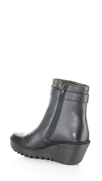 Fly London YUJl596FLY 000 Black Round Toe Boots