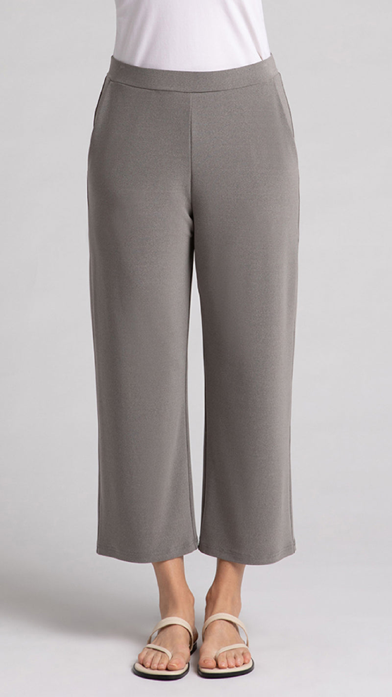Nu Straight Leg Crop (Selected color on sale)
