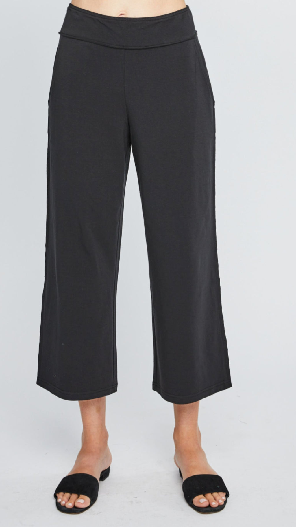 Classic Wide Leg Capri