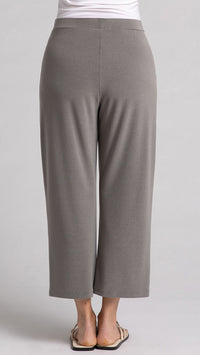 Nu Straight Leg Crop (Selected color on sale)