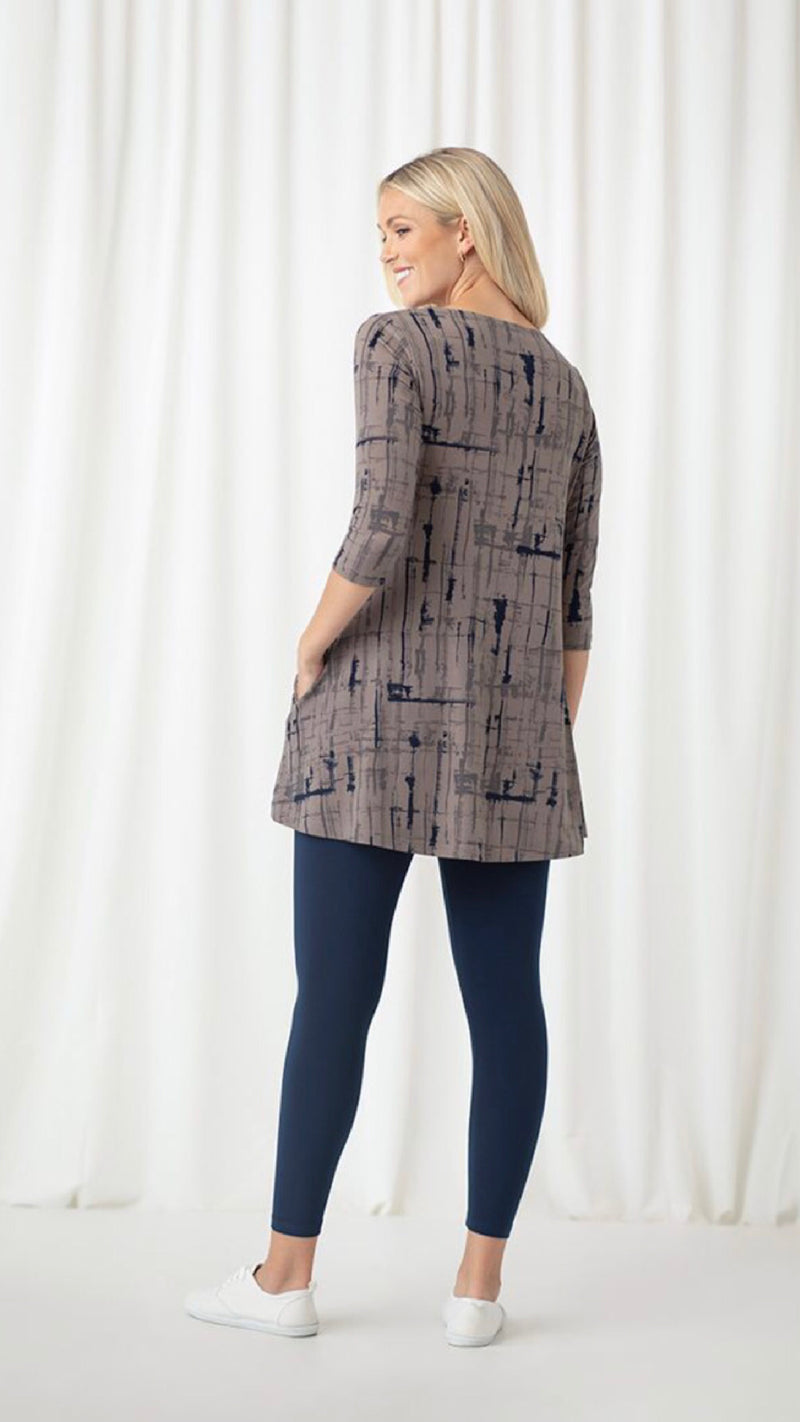 Trapeze Tunic 3/4 Sleeve - Drifting Lines Sand