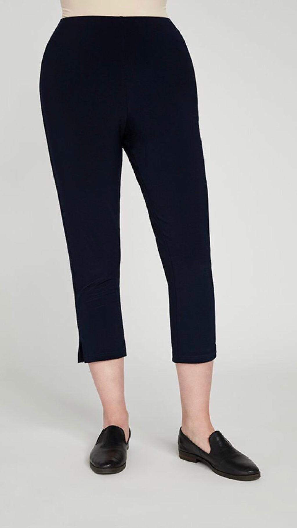 Narrow Pant Short-Navy (Sale)