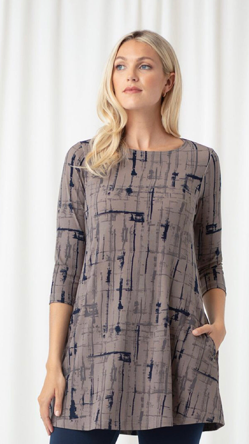 Trapeze Tunic 3/4 Sleeve - Drifting Lines Sand